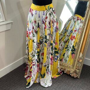Rococo Sand Stretch Revolve Aprile Floral Pleated Maxi Skirt Size 8 Multicolor